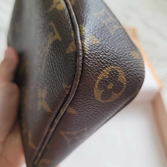 Louis Vuitton Monogram Pochette Accessories Purse - Picture 8 of 13